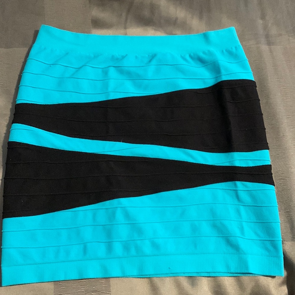 Bebe skirt
